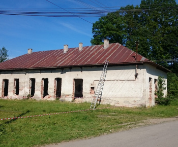 Bývala škôlka pri rómskej osade