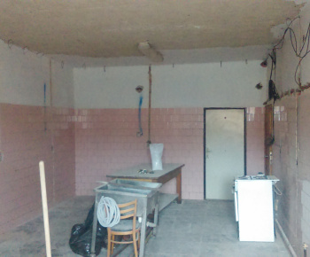Kuchyňa pred a počas rekonštrukcie