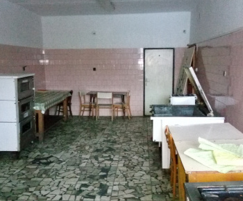 Kuchyňa pred a počas rekonštrukcie